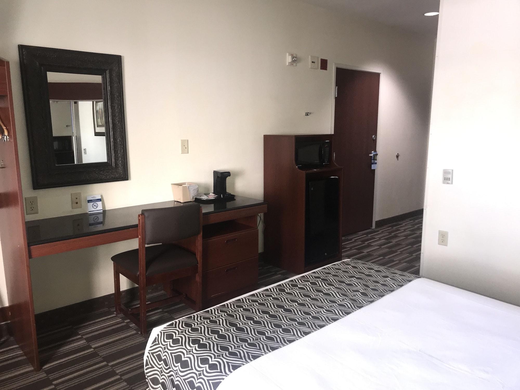 Microtel Inn & Suites By Wyndham Indianapolis Airport מראה חיצוני תמונה