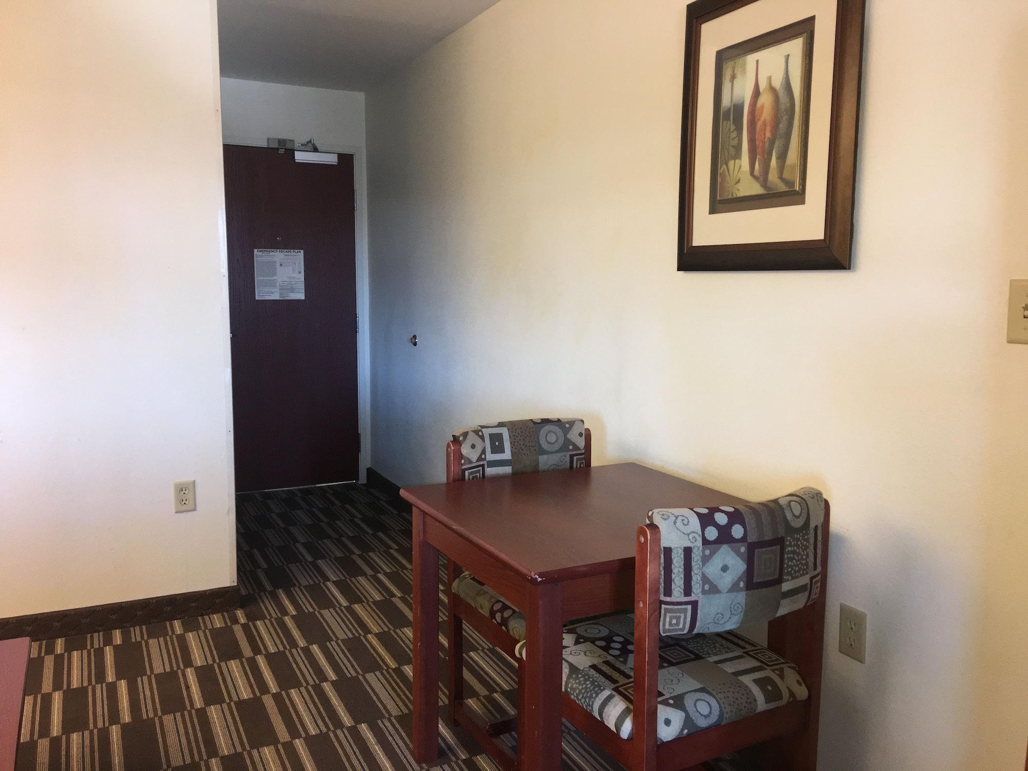Microtel Inn & Suites By Wyndham Indianapolis Airport מראה חיצוני תמונה