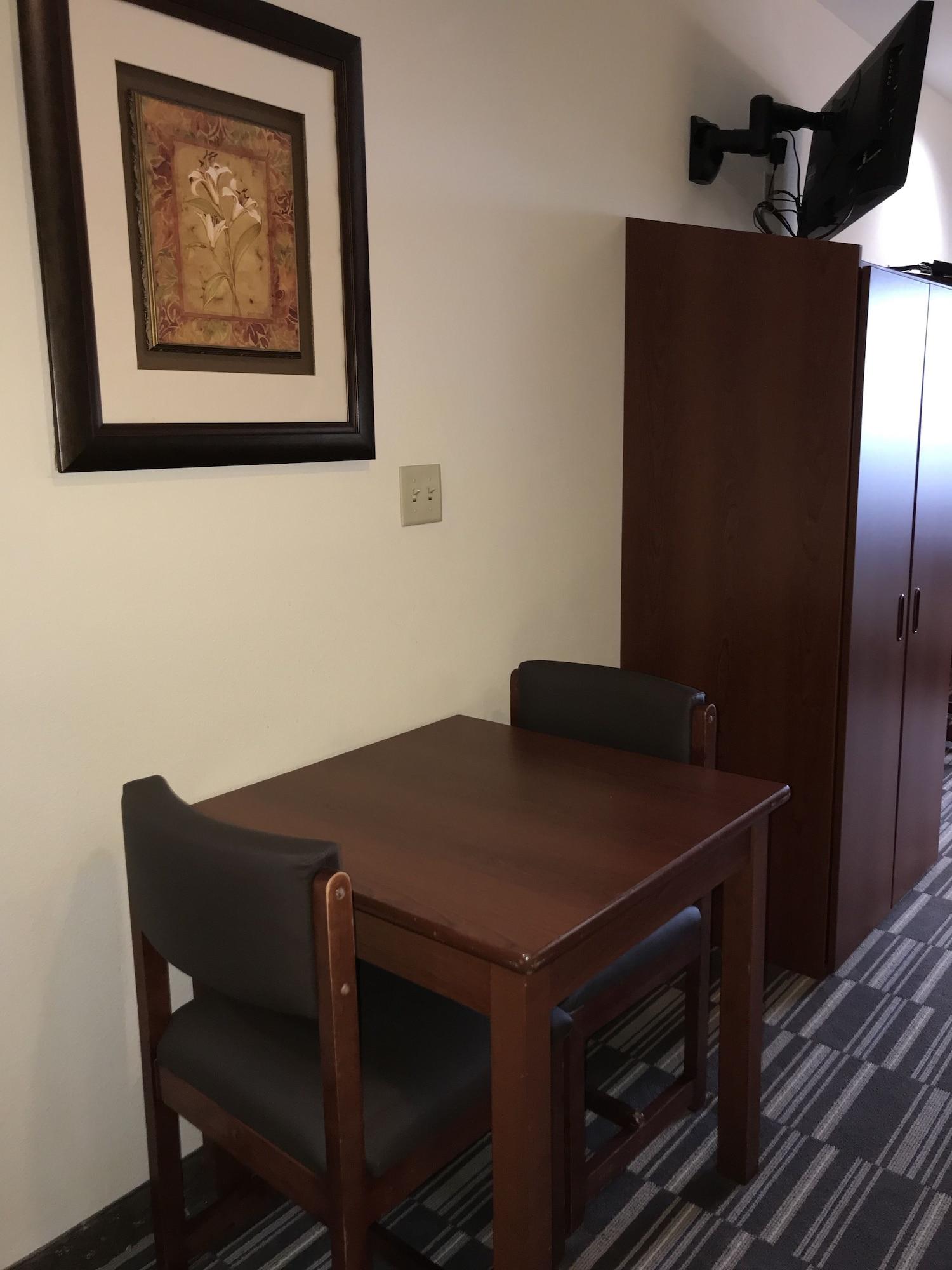 Microtel Inn & Suites By Wyndham Indianapolis Airport מראה חיצוני תמונה