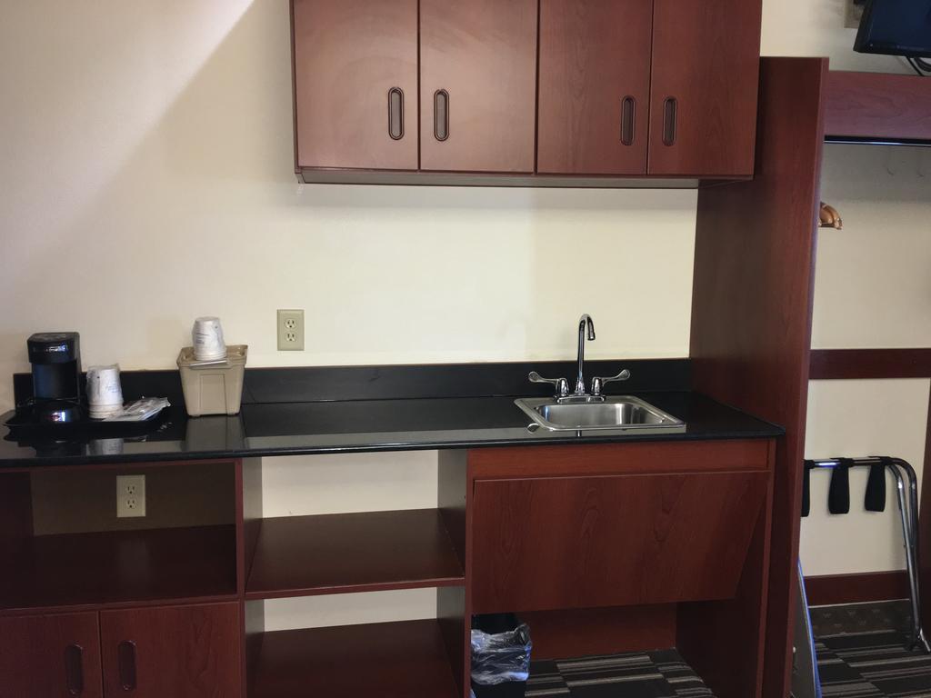Microtel Inn & Suites By Wyndham Indianapolis Airport מראה חיצוני תמונה