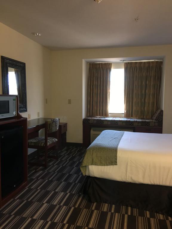 Microtel Inn & Suites By Wyndham Indianapolis Airport מראה חיצוני תמונה