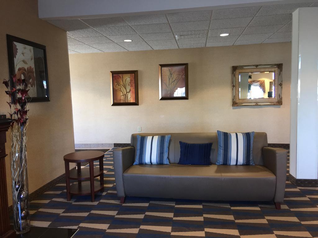 Microtel Inn & Suites By Wyndham Indianapolis Airport מראה חיצוני תמונה