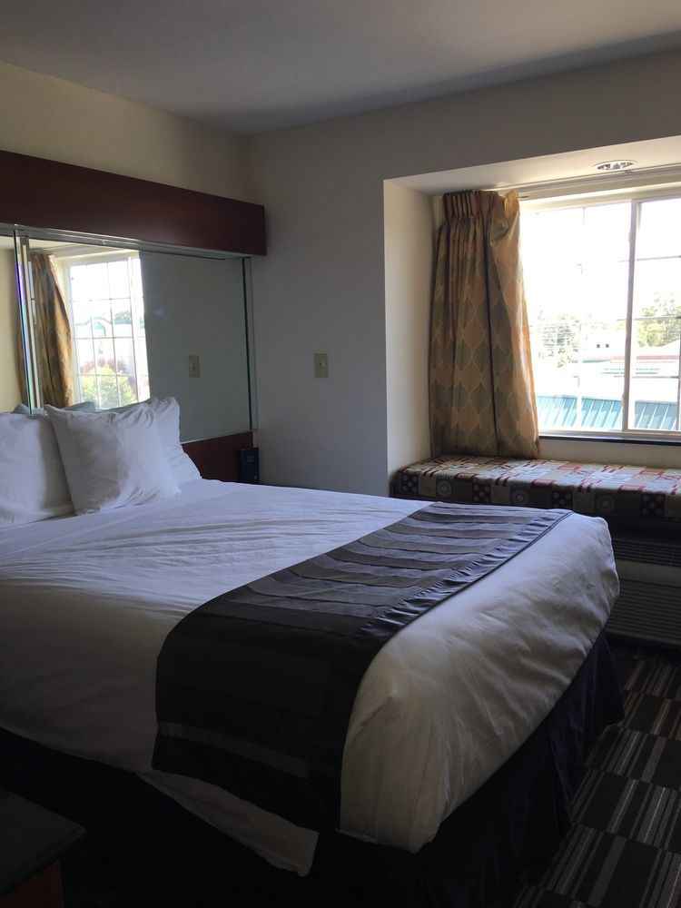 Microtel Inn & Suites By Wyndham Indianapolis Airport מראה חיצוני תמונה