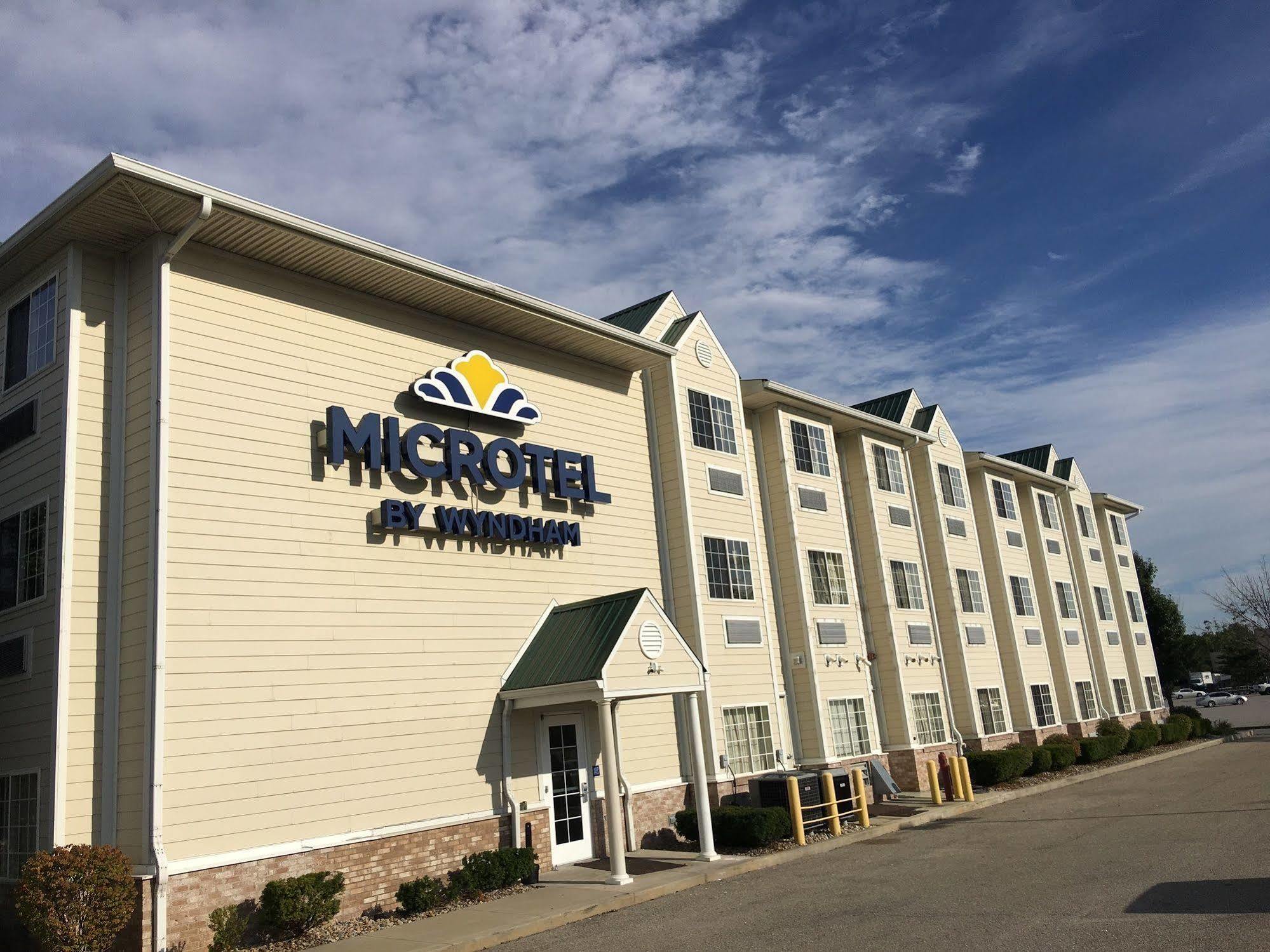 Microtel Inn & Suites By Wyndham Indianapolis Airport מראה חיצוני תמונה