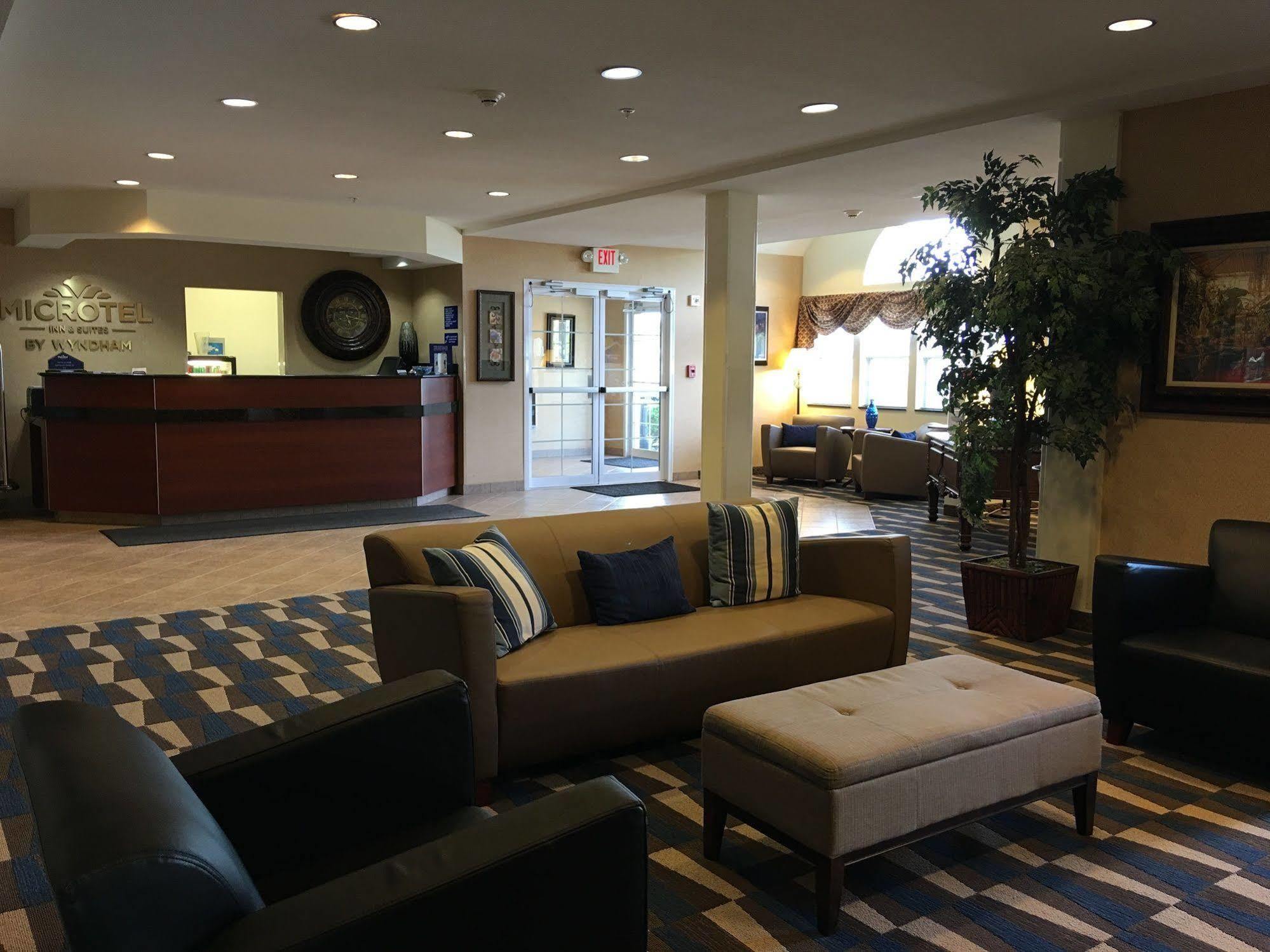 Microtel Inn & Suites By Wyndham Indianapolis Airport מראה חיצוני תמונה