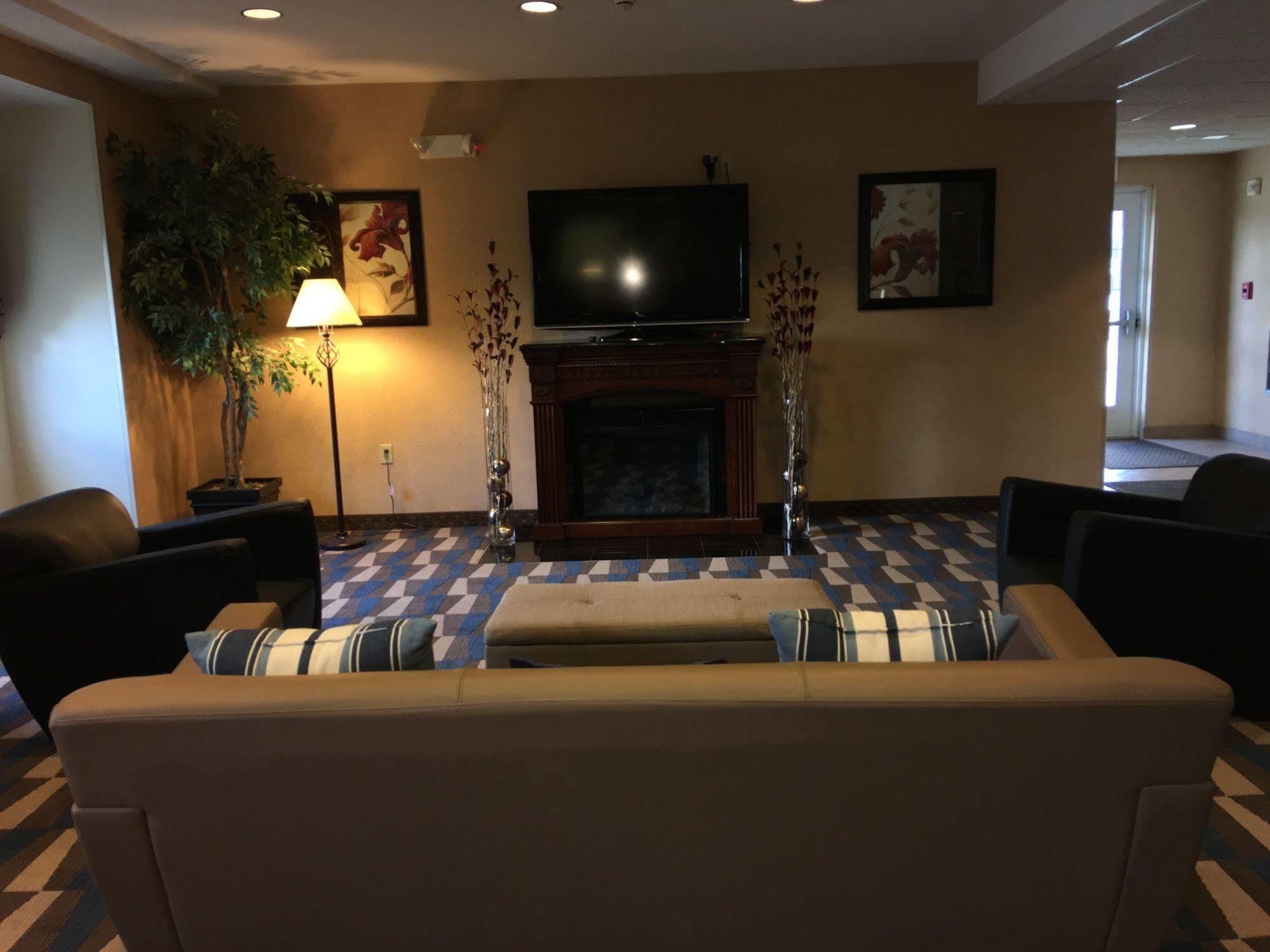 Microtel Inn & Suites By Wyndham Indianapolis Airport מראה חיצוני תמונה